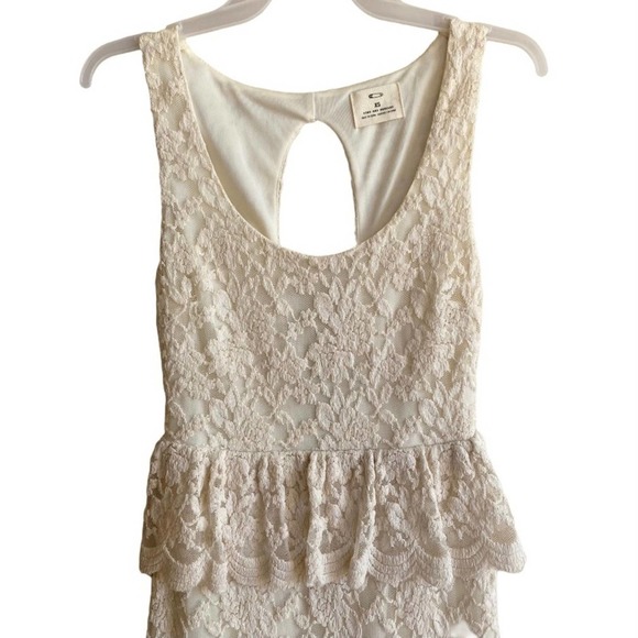 PINS & NEEDLES | Ivory Sleeveless Lace Cutout Back Peplum Mini Cocktail Dress - Picture 6 of 11